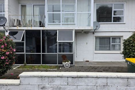 Photo of property in 2/21 Vivian Street, New Plymouth, 4310