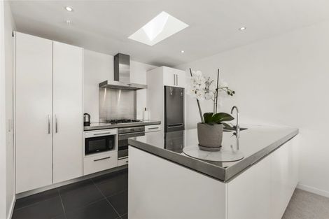 Photo of property in 35a Ngaio Road, Kelburn, Wellington, 6012