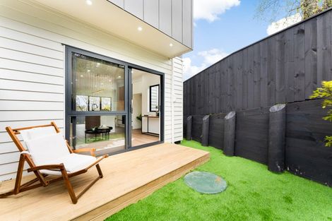 Photo of property in 16a Saint Catherine Crescent, West Harbour, 0618