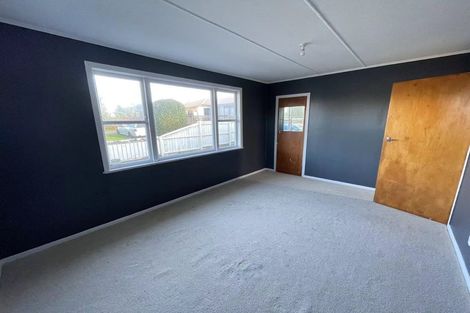 Photo of property in 8 Rathgar Road, Henderson, Auckland, 0610