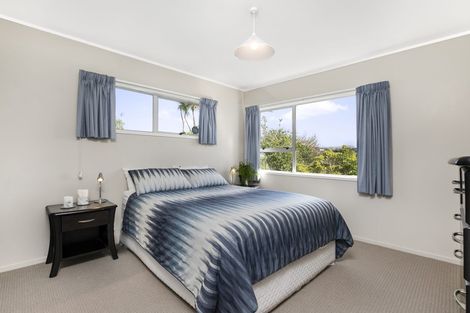 Photo of property in 9 Seakens Way, Glen Eden, Auckland, 0602
