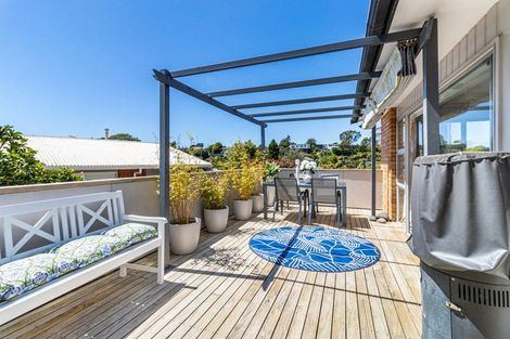 Photo of property in 6 Carlton Terrace, Westown, New Plymouth, 4310