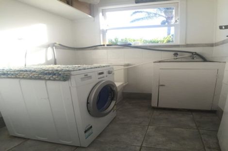 Photo of property in 19 Sunhaven Avenue, Glenfield, Auckland, 0629