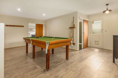 Photo of property in 10 Graham Grove, Waikanae, 5036