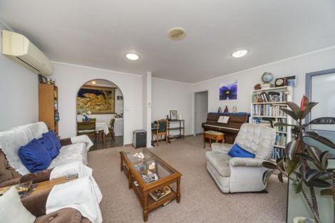 Photo of property in 84 Hillcrest Drive, Kelvin Grove, Palmerston North, 4414