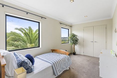 Photo of property in 47 Kittiwake Drive, Schnapper Rock, Auckland, 0632
