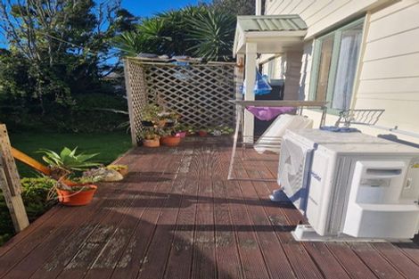 Photo of property in 2/52 Harrington Road, Henderson, Auckland, 0610