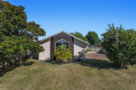 Photo of property in 5 Edgewater Grove, Whakatane, 3120