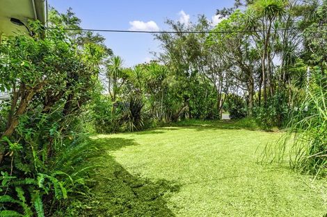 Photo of property in 23 Taipari Road, Te Atatu Peninsula, Auckland, 0610