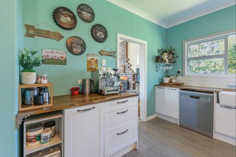 Photo of property in 20 Domain Road, Waipawa, 4210