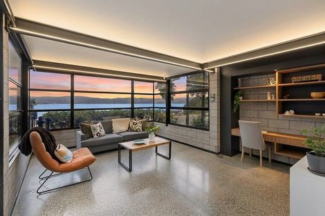 Photo of property in 377a Karaka Bay Road, Karaka Bays, Wellington, 6022