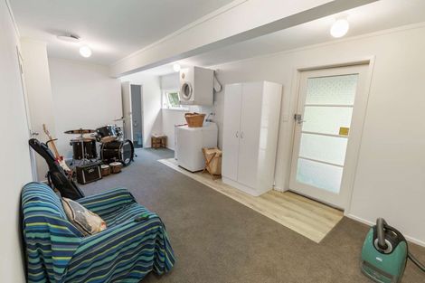 Photo of property in 18 Kiwi Crescent, Tawa, Wellington, 5028