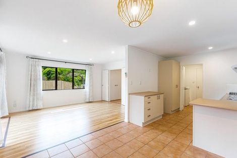 Photo of property in 9b View Road, Glenfield, Auckland, 0627