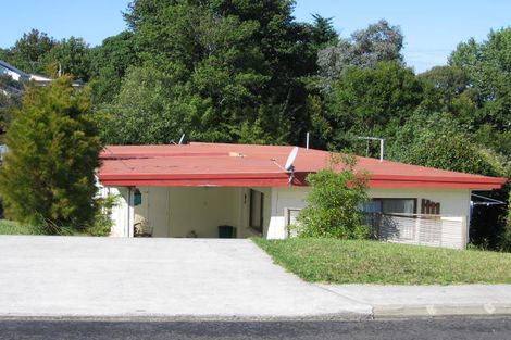 Photo of property in 1/2 Flavia Close, Torbay, Auckland, 0630
