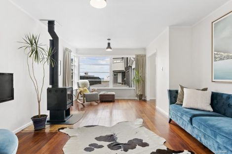 Photo of property in 96 Lyall Parade, Lyall Bay, Wellington, 6022