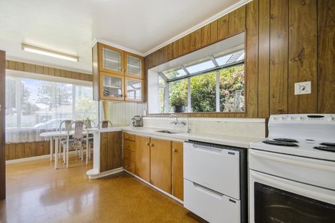 Photo of property in 20 Peachgrove Road, Te Atatu Peninsula, Auckland, 0610