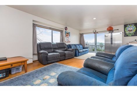 Photo of property in 12a Jean Place, Stanmore Bay, Whangaparaoa, 0932