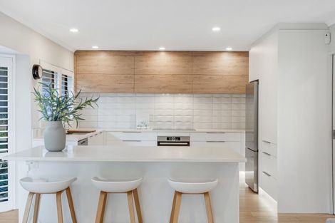 Photo of property in 202 Whitford Road, Shamrock Park, Auckland, 2016