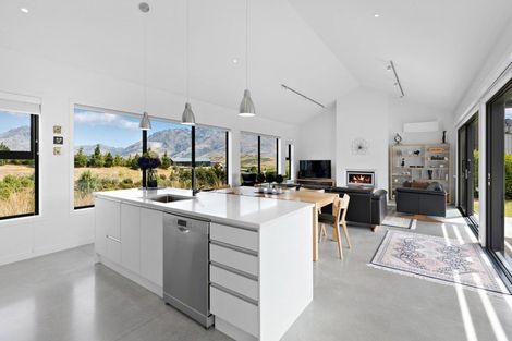 Photo of property in 28 Mckellar Drive, Jacks Point, Queenstown, 9371