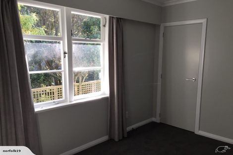 Photo of property in 98 Melbourne Road, Island Bay, Wellington, 6023