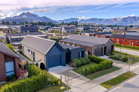 Photo of property in 52 Obelisk Street, Wanaka, 9305
