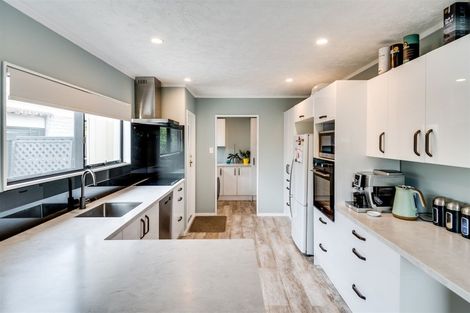 Photo of property in 24 Hetley Crescent, Taradale, Napier, 4112