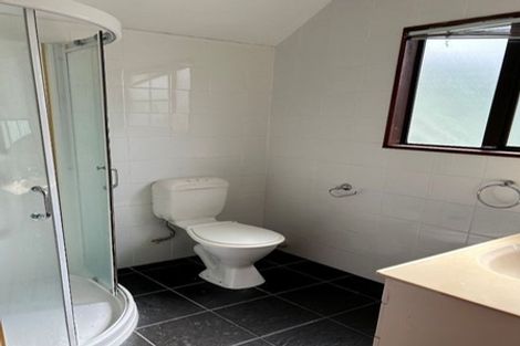 Photo of property in 5 Broadfell Avenue, Avonhead, Christchurch, 8042