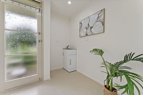 Photo of property in 4 Chibnall Place, Conifer Grove, Takanini, 2112