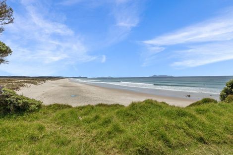 Photo of property in 856 Ocean View Road, Te Arai, Wellsford, 0975