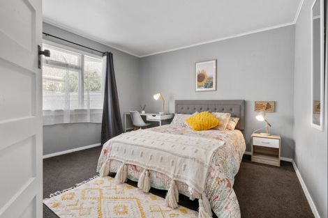 Photo of property in 2/5 Tokomaru Street, Welbourn, New Plymouth, 4312