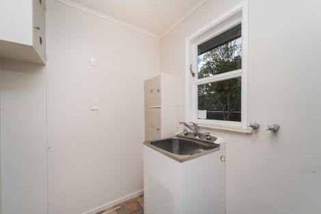 Photo of property in 15b Wikiriwhi Crescent, Awapuni, Palmerston North, 4412