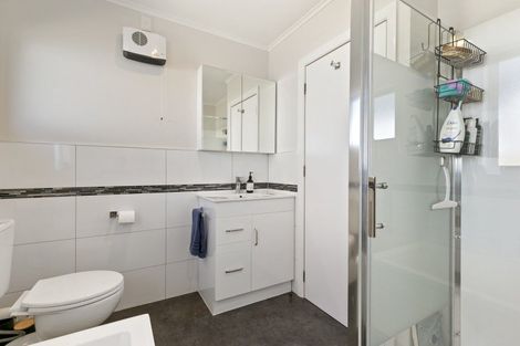 Photo of property in 17 Padnell Crescent, Paparangi, Wellington, 6037