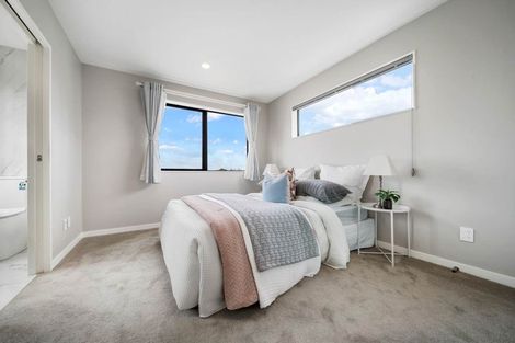 Photo of property in 674 East Coast Road, Pinehill, Auckland, 0630