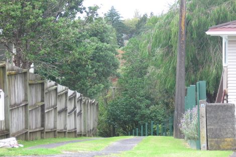 Photo of property in 28 West Lynn Road, Titirangi, Auckland, 0604