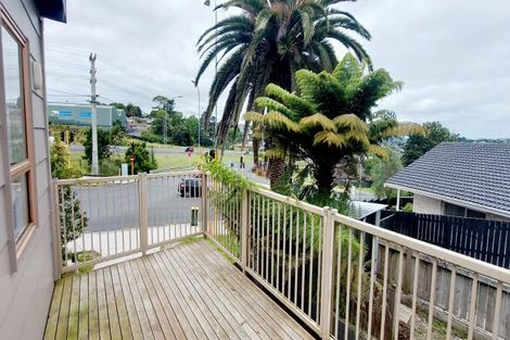 Photo of property in 54 Makora Road, Massey, Auckland, 0614