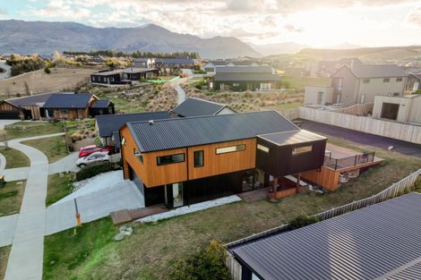 Photo of property in 41 Mount Linton Avenue, Wanaka, 9305