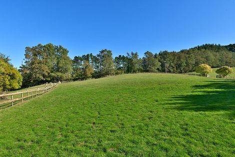 Photo of property in 1156 Peak Road, Helensville, 0875