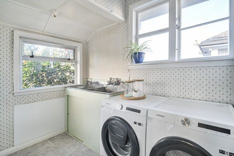 Photo of property in 714 Grove Road, Mayfair, Hastings, 4122