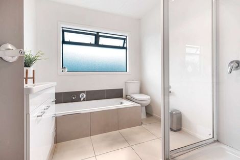 Photo of property in 8 Latham Stubbs Crescent, Waipawa, 4210