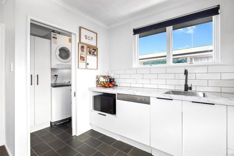 Photo of property in 12 Rosanna Place, Aranui, Christchurch, 8061
