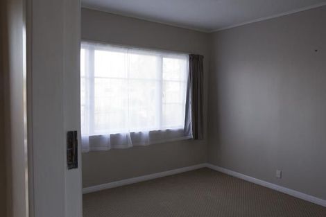 Photo of property in 32 Flanshaw Road, Te Atatu South, Auckland, 0610