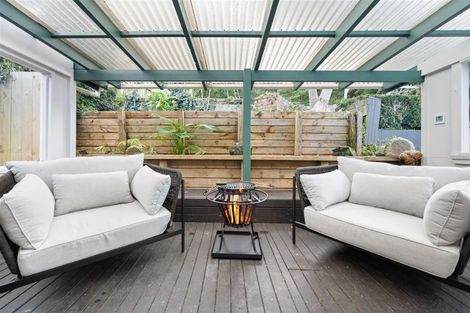 Photo of property in 14 Sovereign Place, Glenfield, Auckland, 0629