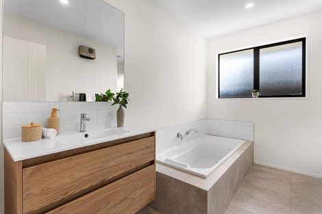 Photo of property in 33 Selfe Crescent, Burwood, Christchurch, 8083