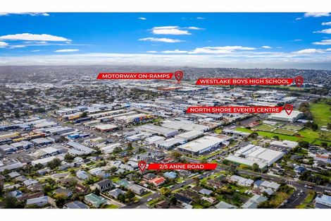 Photo of property in 2/5 Anne Road, Hillcrest, Auckland, 0627