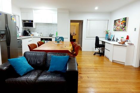 Photo of property in 4 Paton Avenue, Te Atatu South, Auckland, 0610