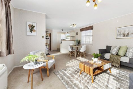 Photo of property in 8 Pauline Way, Paparangi, Wellington, 6037