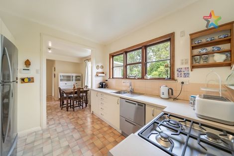 Photo of property in 1 Woodvale Grove, Fairfield, Lower Hutt, 5011