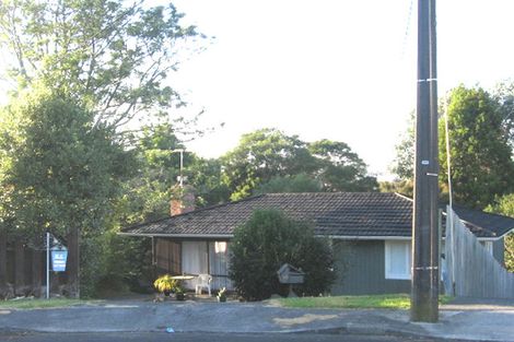 Photo of property in 2/23 Merton Avenue, Glenfield, Auckland, 0627