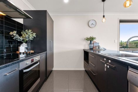 Photo of property in 39 Ballintoy Park Drive, Welcome Bay, Tauranga, 3175