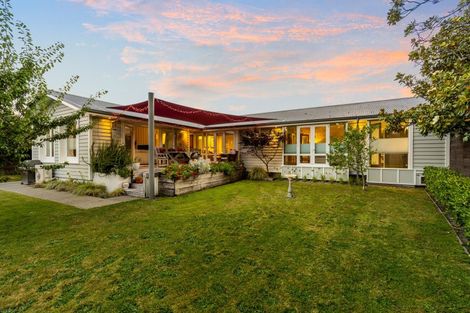 Photo of property in 353 Hardy Street, Nelson, 7010